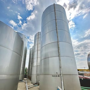 novid tanks_rosenort agro manitoba_stainless steel liquid fertilizer storage tanks-1