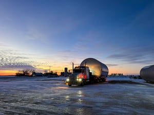novid transport semi with stainless steel flat bottom liquid fertilizer tank loaded on trailer